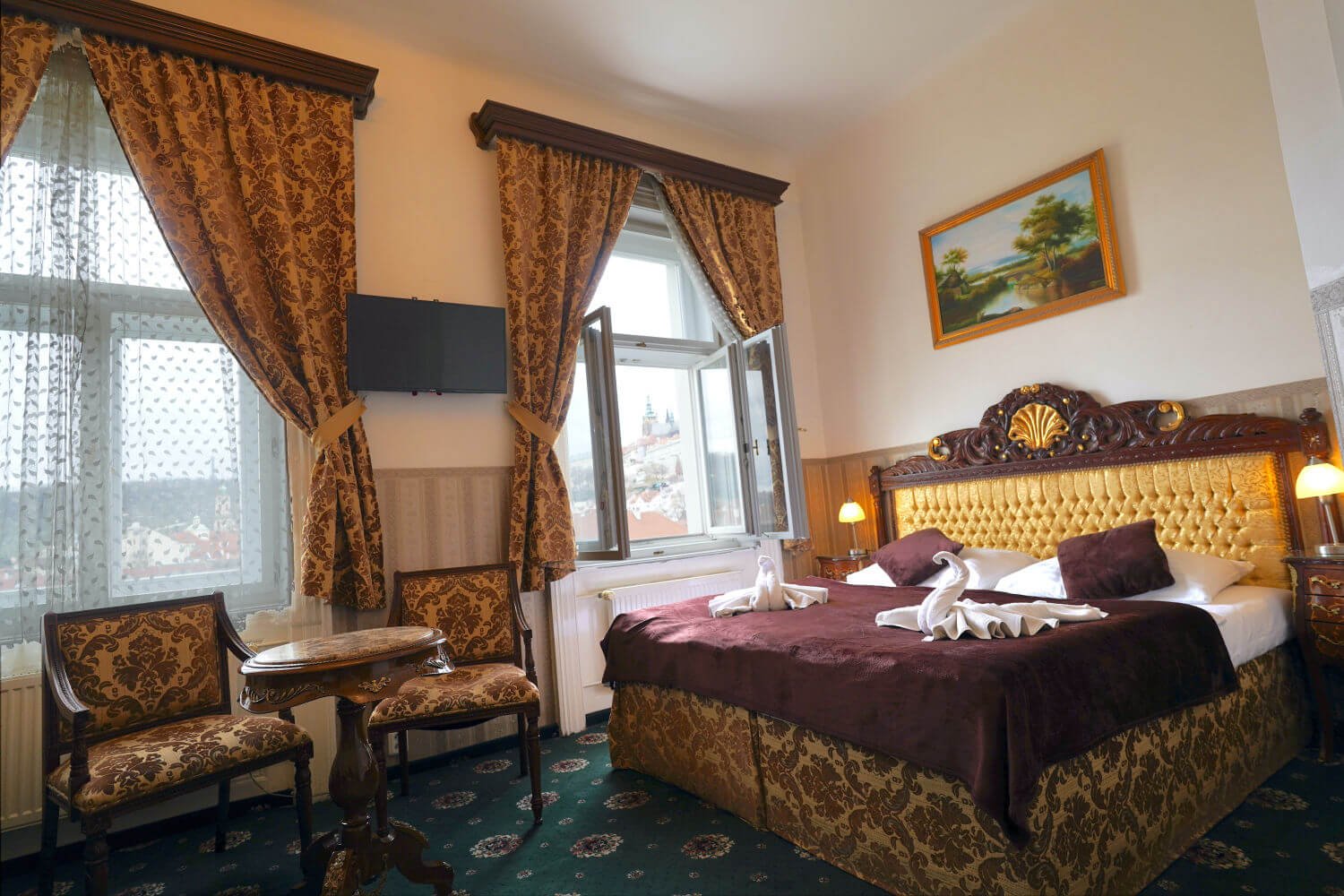 accommodation-deluxe-room2
