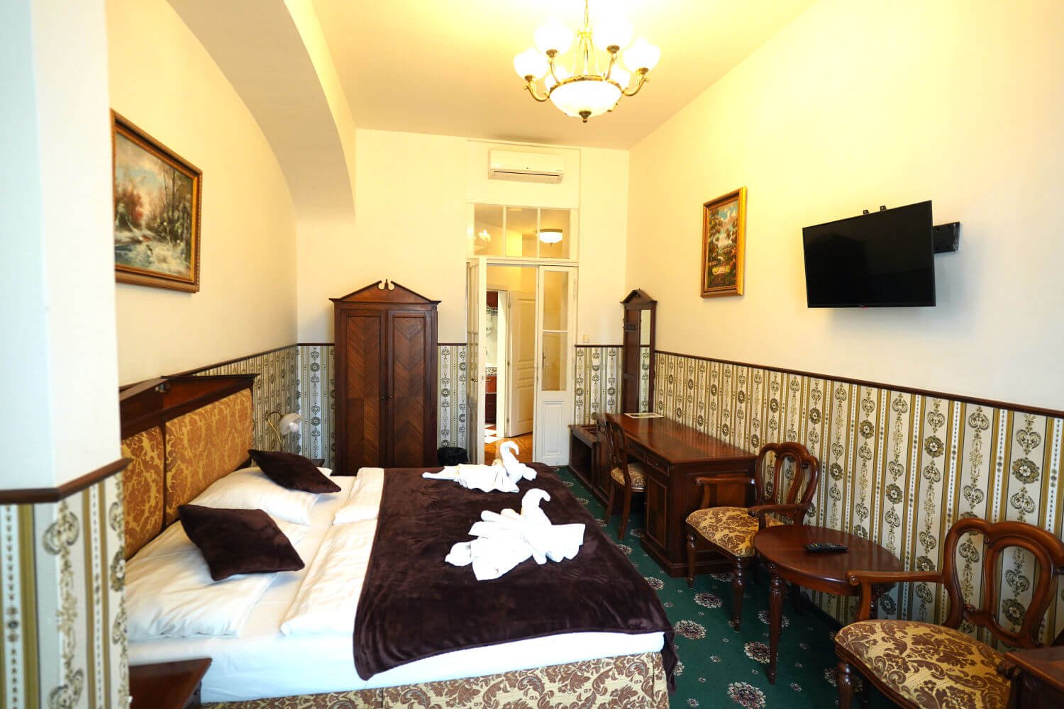accommodation-standard-room2