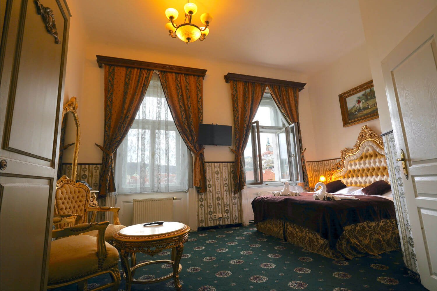 accommodation-deluxe-room2